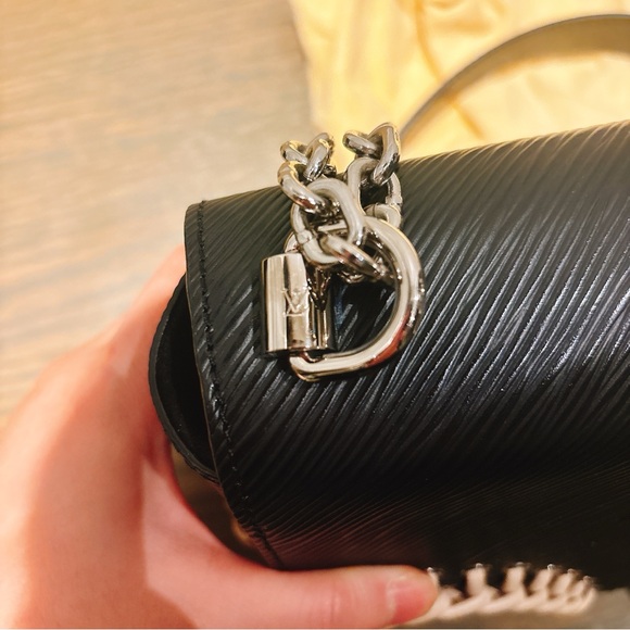 LV TWIST MM limited edition - Picture 12 of 13